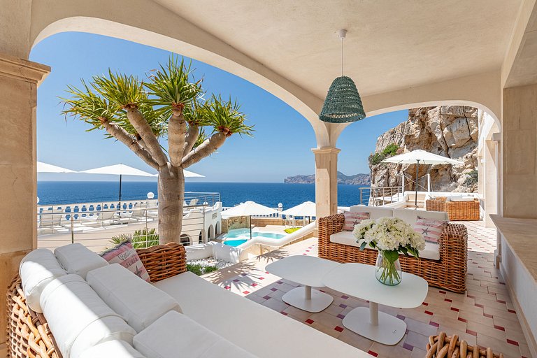 Mal007 - Luxury villa in first sea line, Mallorca