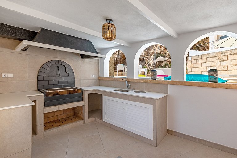Mal007 - Luxury villa in first sea line, Mallorca