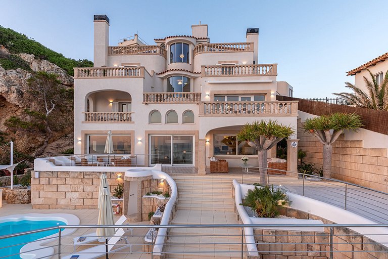 Mal007 - Luxury villa in first sea line, Mallorca