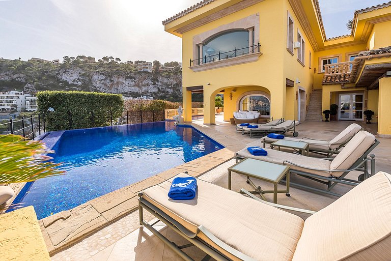 Mal014 - Villa on the private peninsula, Mallorca