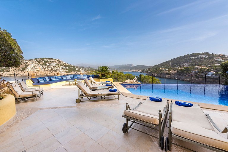 Mal014 - Villa on the private peninsula, Mallorca