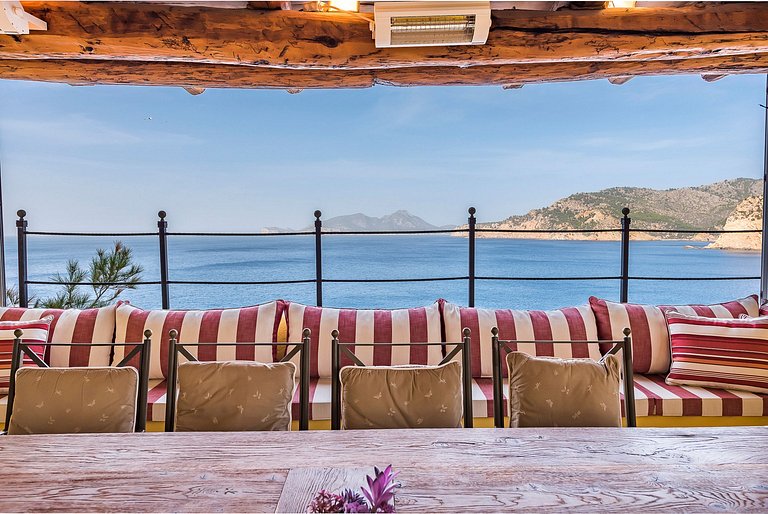 Mal014 - Villa on the private peninsula, Mallorca