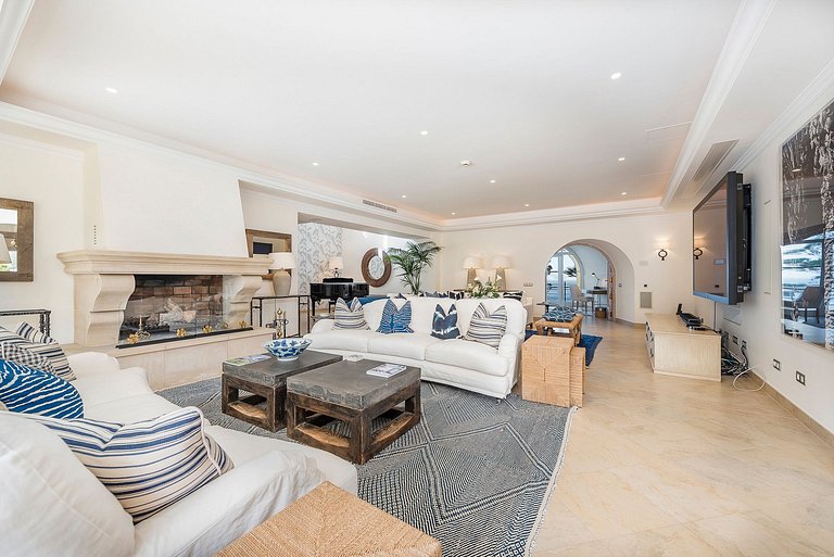 Mal014 - Villa on the private peninsula, Mallorca