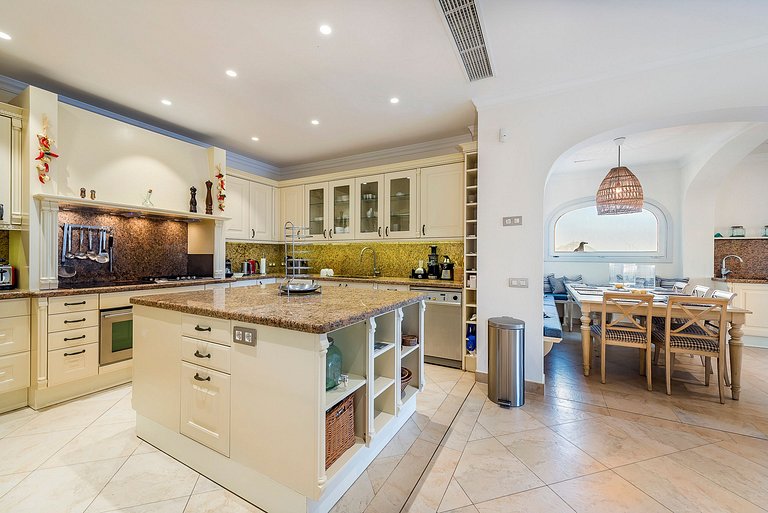 Mal014 - Villa on the private peninsula, Mallorca