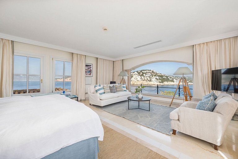 Mal014 - Villa on the private peninsula, Mallorca