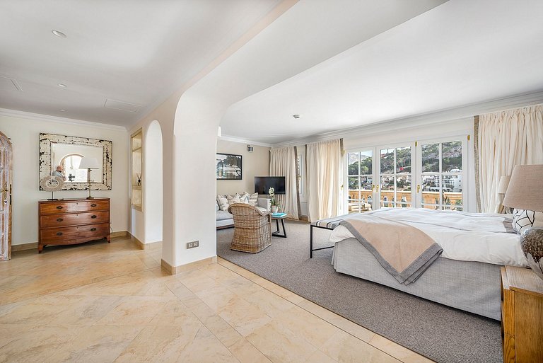 Mal014 - Villa on the private peninsula, Mallorca