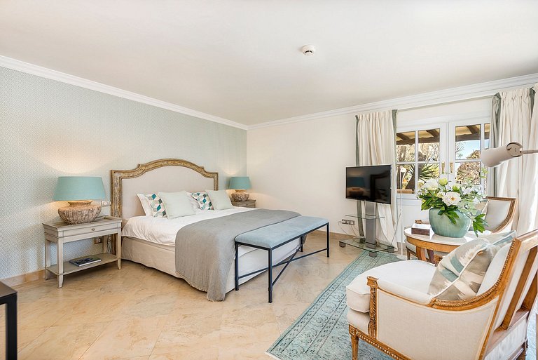 Mal014 - Villa on the private peninsula, Mallorca