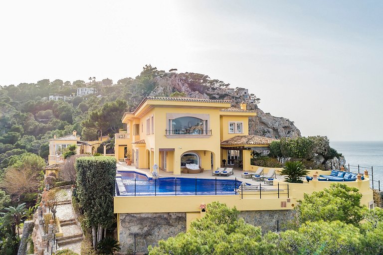 Mal014 - Villa on the private peninsula, Mallorca
