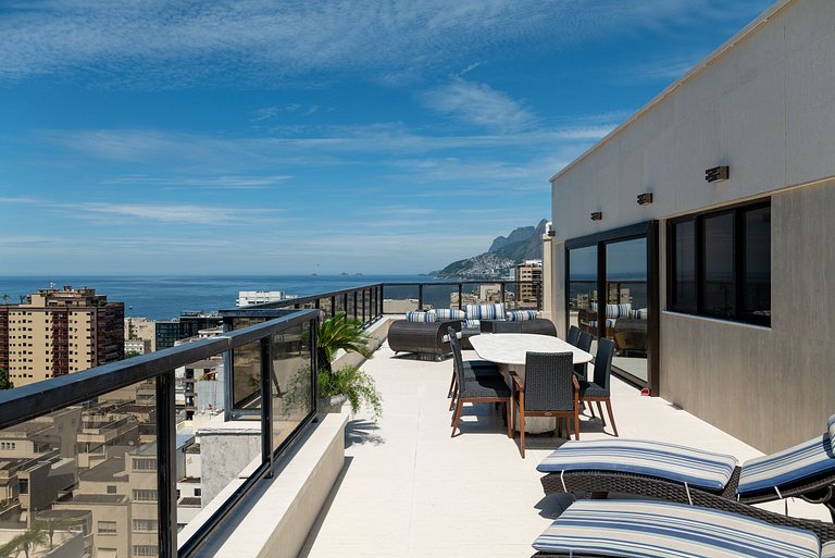 Rio011 - Luxury oceanfront penthouse in Copacabana