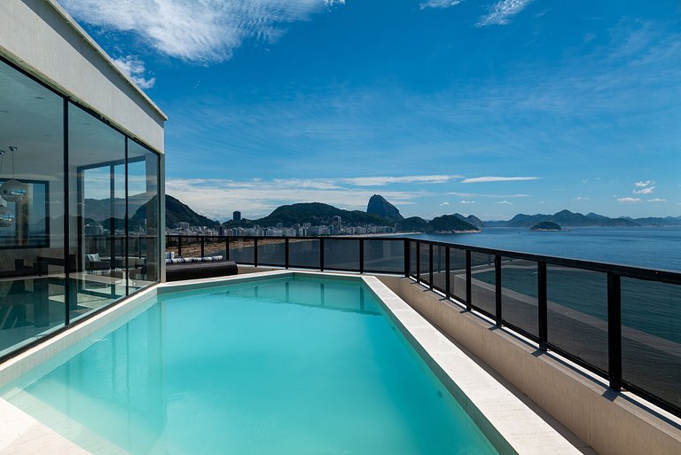Rio011 - Luxury oceanfront penthouse in Copacabana