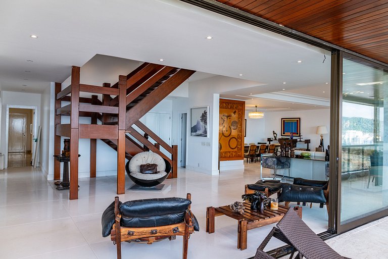 Rio011 - Luxury oceanfront penthouse in Copacabana