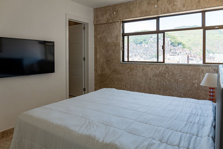 Rio011 - Luxury oceanfront penthouse in Copacabana