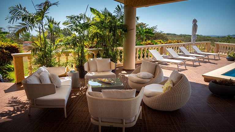 Pan009 - Luxurious villa surrounded by nature near Playa Her