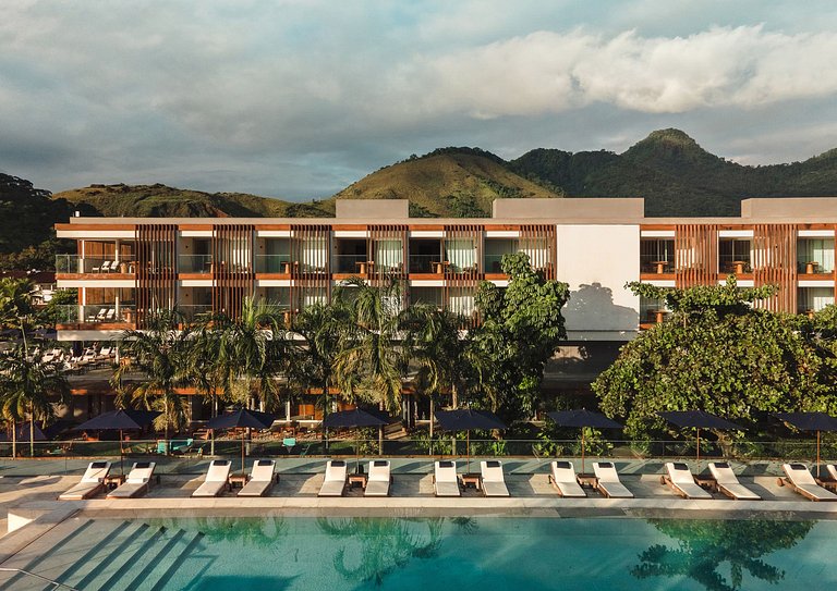 Ang052 - Luxurious penthouse in an Angra hotel