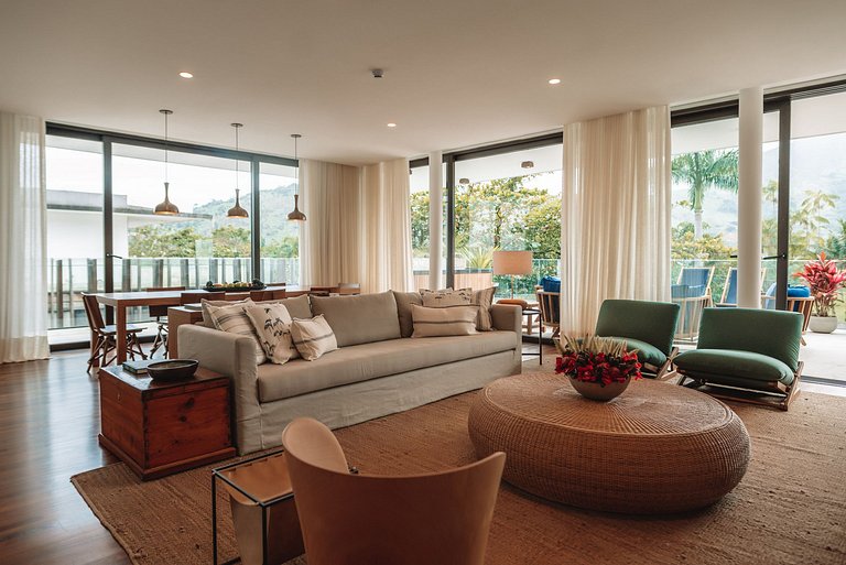 Ang052 - Luxurious penthouse in an Angra hotel
