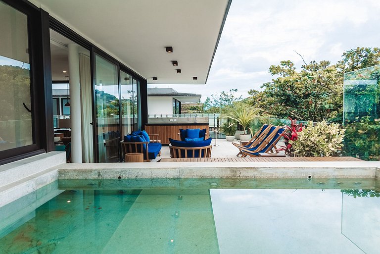 Ang052 - Luxurious penthouse in an Angra hotel