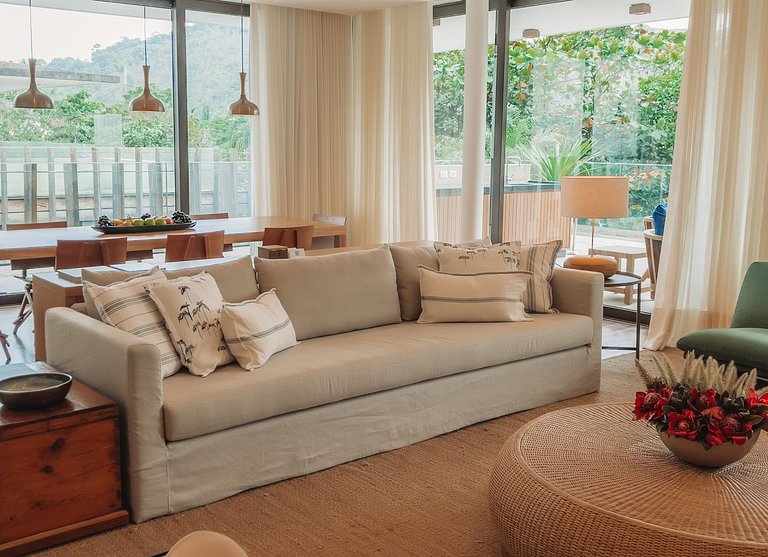 Ang052 - Luxurious penthouse in an Angra hotel