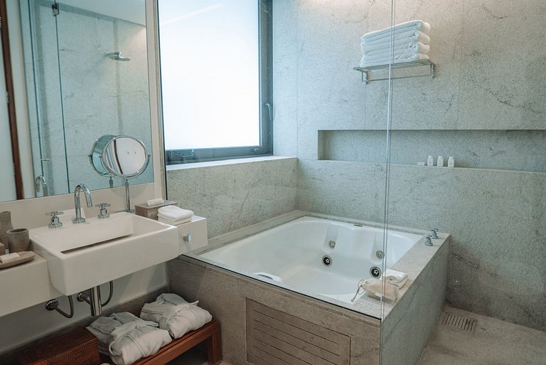 Ang052 - Luxurious penthouse in an Angra hotel