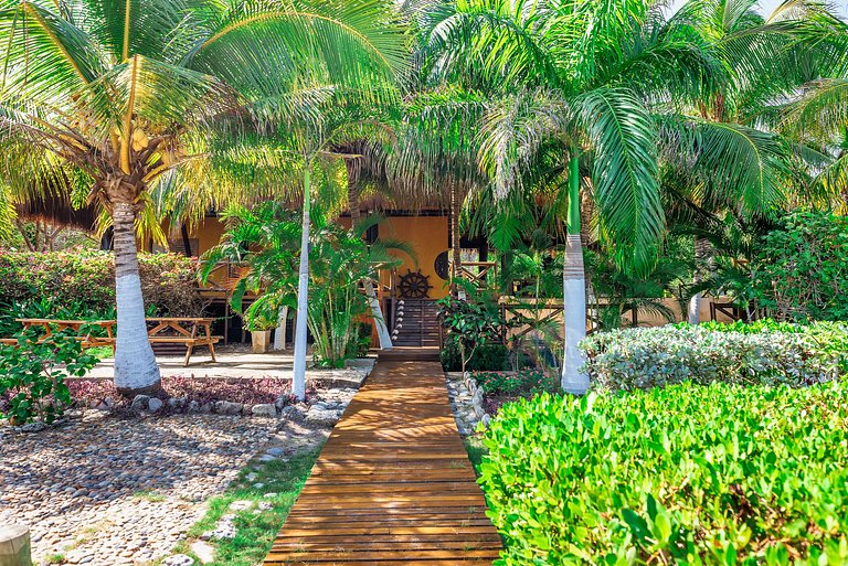 Car094 - Hermosa casa de 4 cuartos en Baru, Cartagena