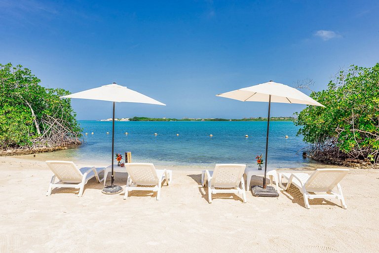 Car094 - Lindo bangalô de 4 quartos em Baru