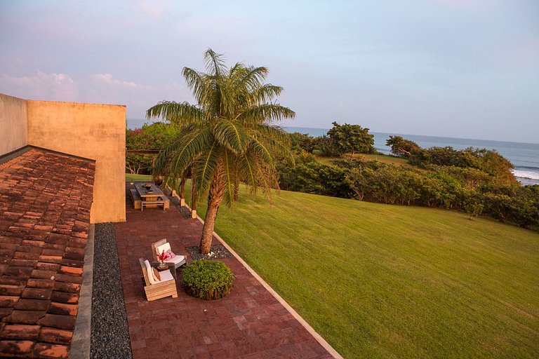 Pan001 - Private Estate with Infinity Pool and Tennis Court