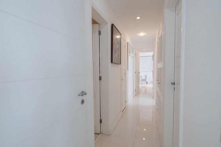 Rio082 - Charming beachfront apartment in Ipanema