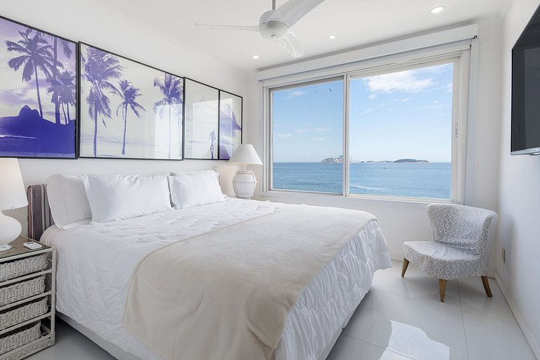 Rio082 - Charming beachfront apartment in Ipanema