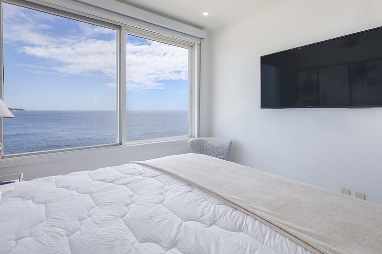 Rio082 - Charming beachfront apartment in Ipanema