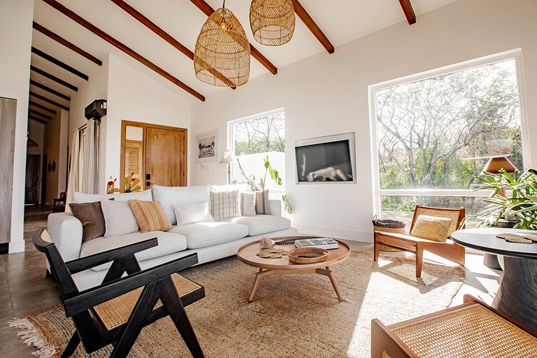 Pan026 - Beachfront Villa with Private Pool in Playa Venao