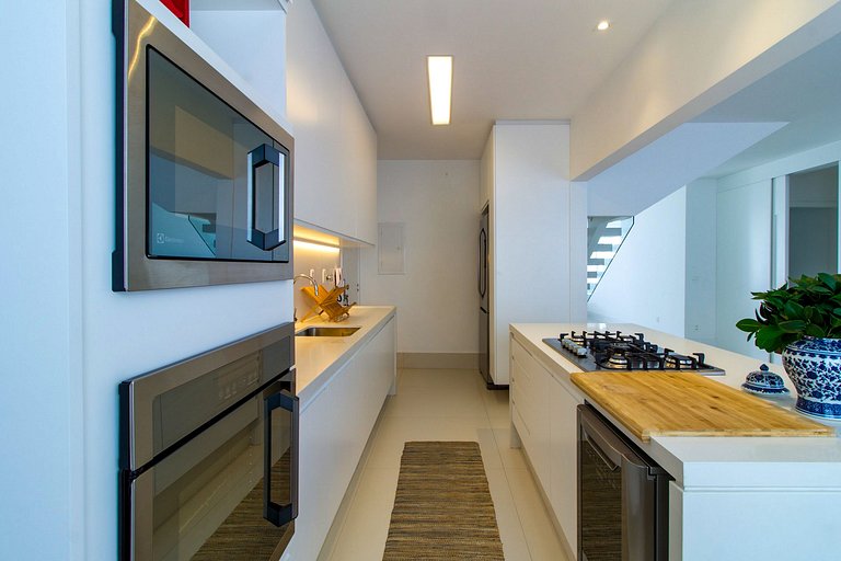 Rio026 - Duplex penthouse with sea view in Leblon