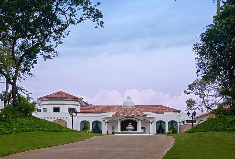 Pan013 - Grand ccean view estate near Panama City