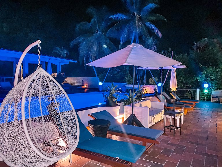 Pan039 - Beachfront villa with pool on Contadora Island