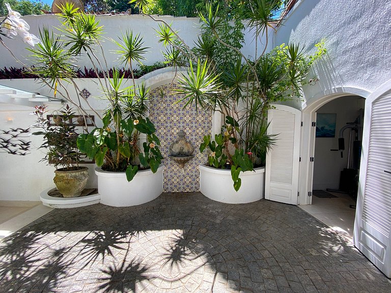 Buz014 - Deslumbrante casa na praia de Manguinhos