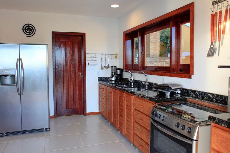 Buz012 - Linda villa com 4 quartos e piscina em Búzios