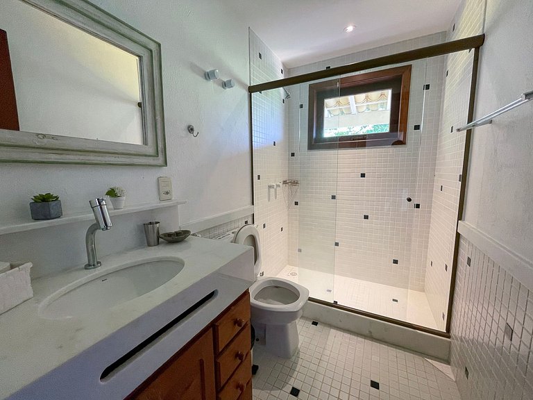 Buz012 - Linda villa com 4 quartos e piscina em Búzios