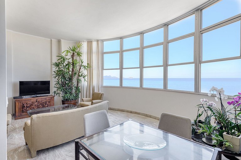 Rio130 - Excepcional apartamento frente mar em Copacabana