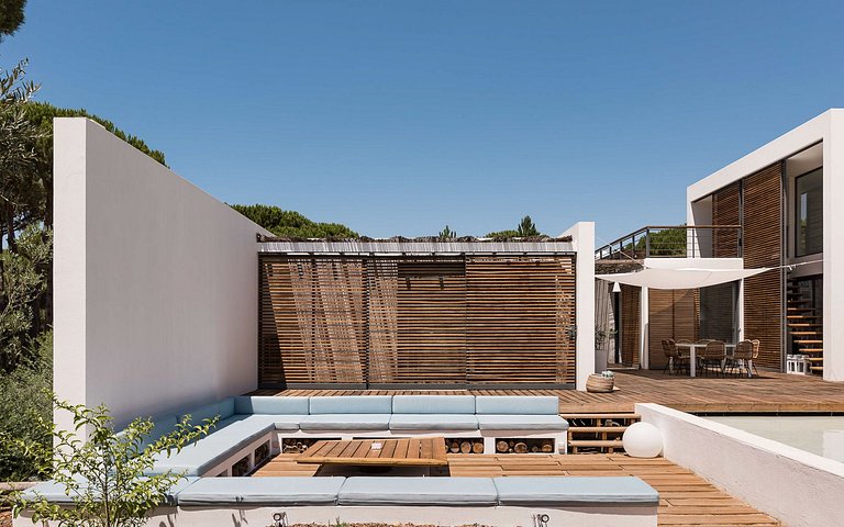 Com001 - Casa moderna rodeada de pinheiros, Comporta