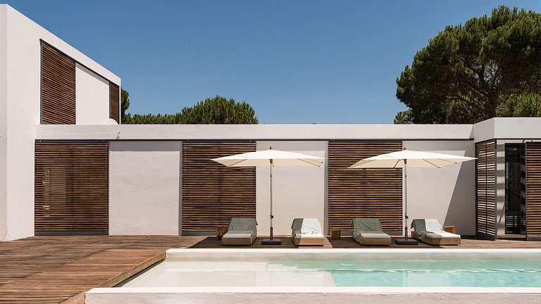 Com001 - Casa moderna rodeada de pinheiros, Comporta