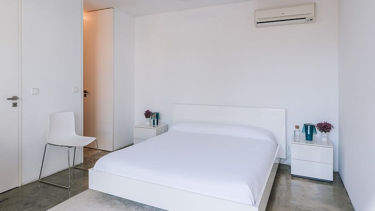 Com001 - Casa moderna rodeada de pinheiros, Comporta