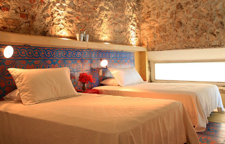 Car106 - Amazing villa with pool in the heart of Getsemaní