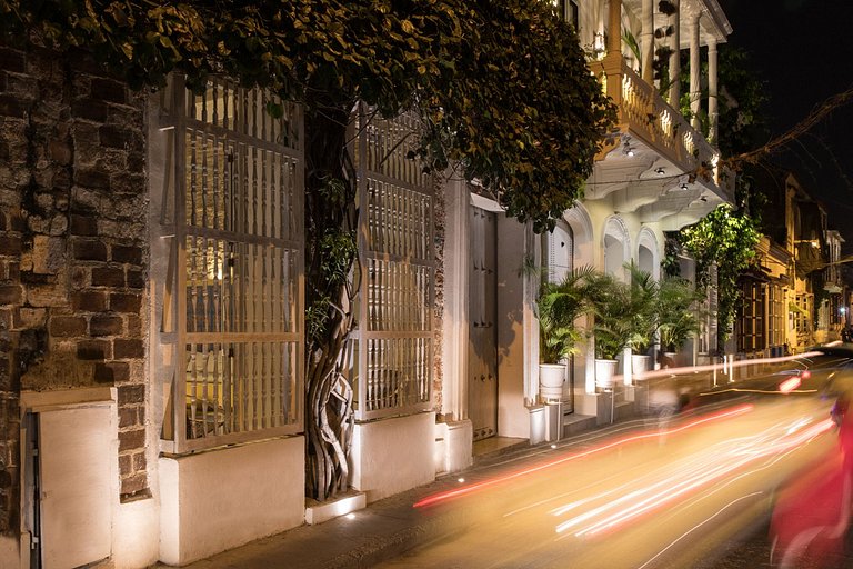 Car106 - Amazing villa with pool in the heart of Getsemaní