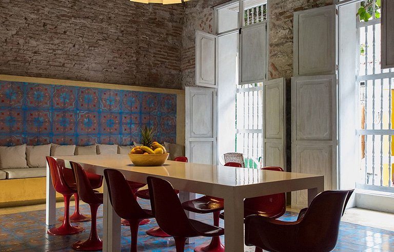 Car106 - Amazing villa with pool in the heart of Getsemaní