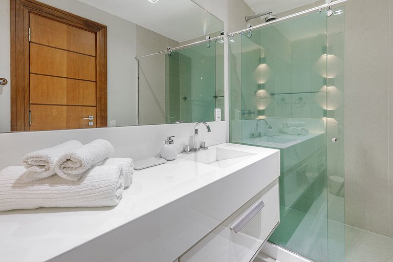 Rio052 - Beautiful villa with spectacular sea views in Joá