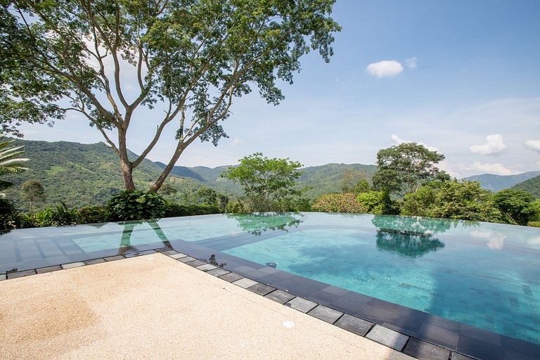 Anp041 - Casa com piscina infinita em Anapoima