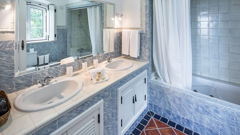 Alg012 - Casa campestre chique com duas piscinas