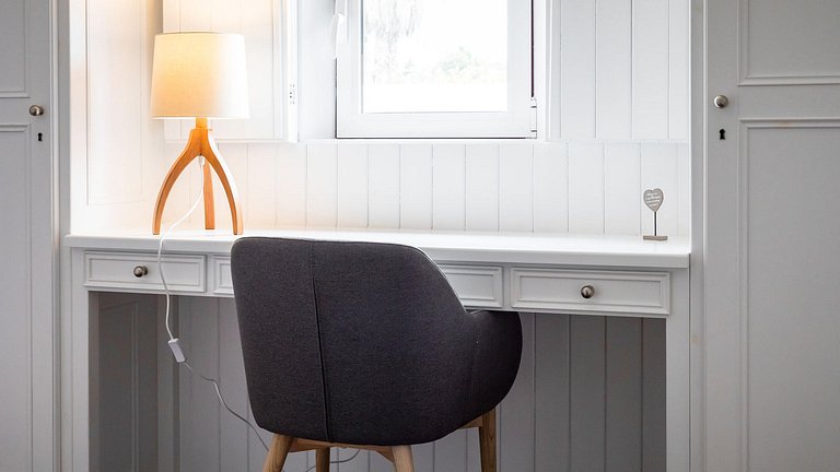 Alg012 - Casa de estilo campestre con dos piscinas