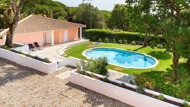 Lis001 - Peaceful Villa in Lisbon