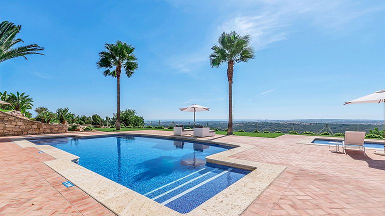 Alg015 - Casa rodeada pelo aroma a alfazema