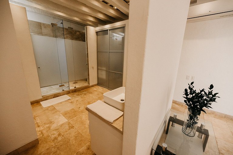 Car110 - Beautiful penthouse in the Old City of Cartagena