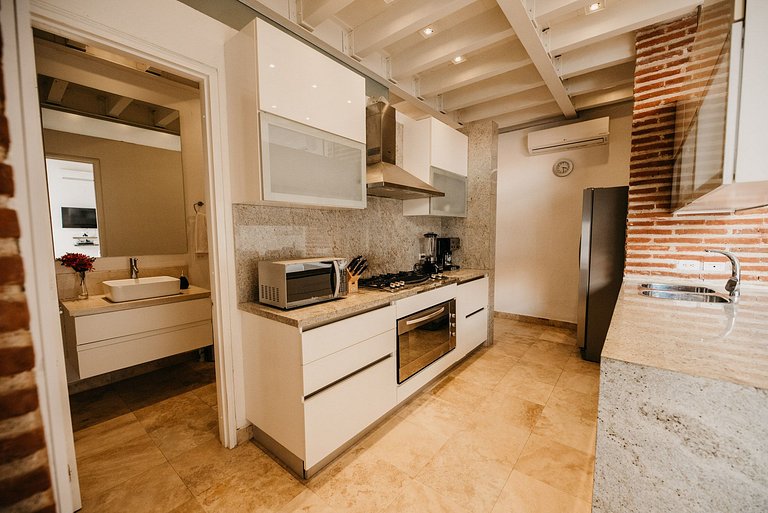 Car110 - Beautiful penthouse in the Old City of Cartagena